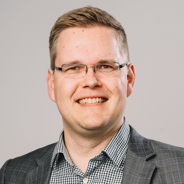 sakari_värilä_blog_author